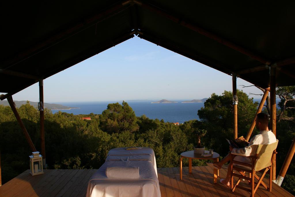 The Infinity 180 Luxury Suites Milia Dış mekan fotoğraf