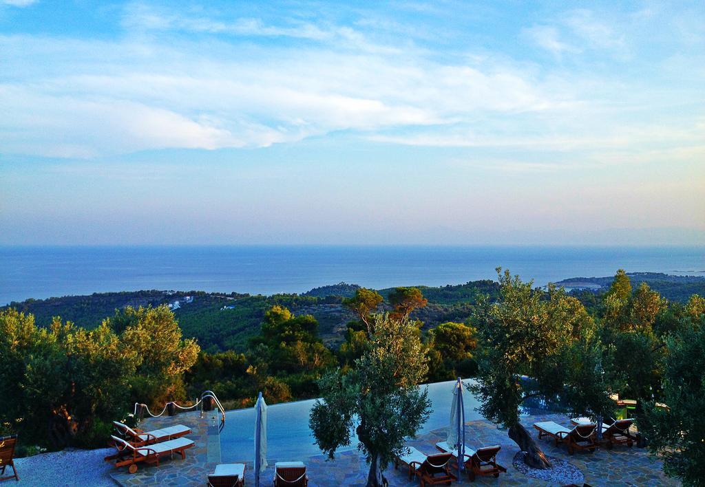 The Infinity 180 Luxury Suites Milia Dış mekan fotoğraf