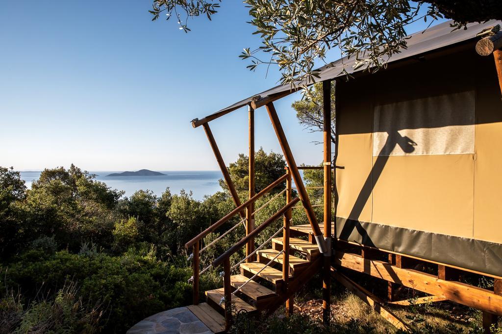 The Infinity 180 Luxury Suites Milia Dış mekan fotoğraf