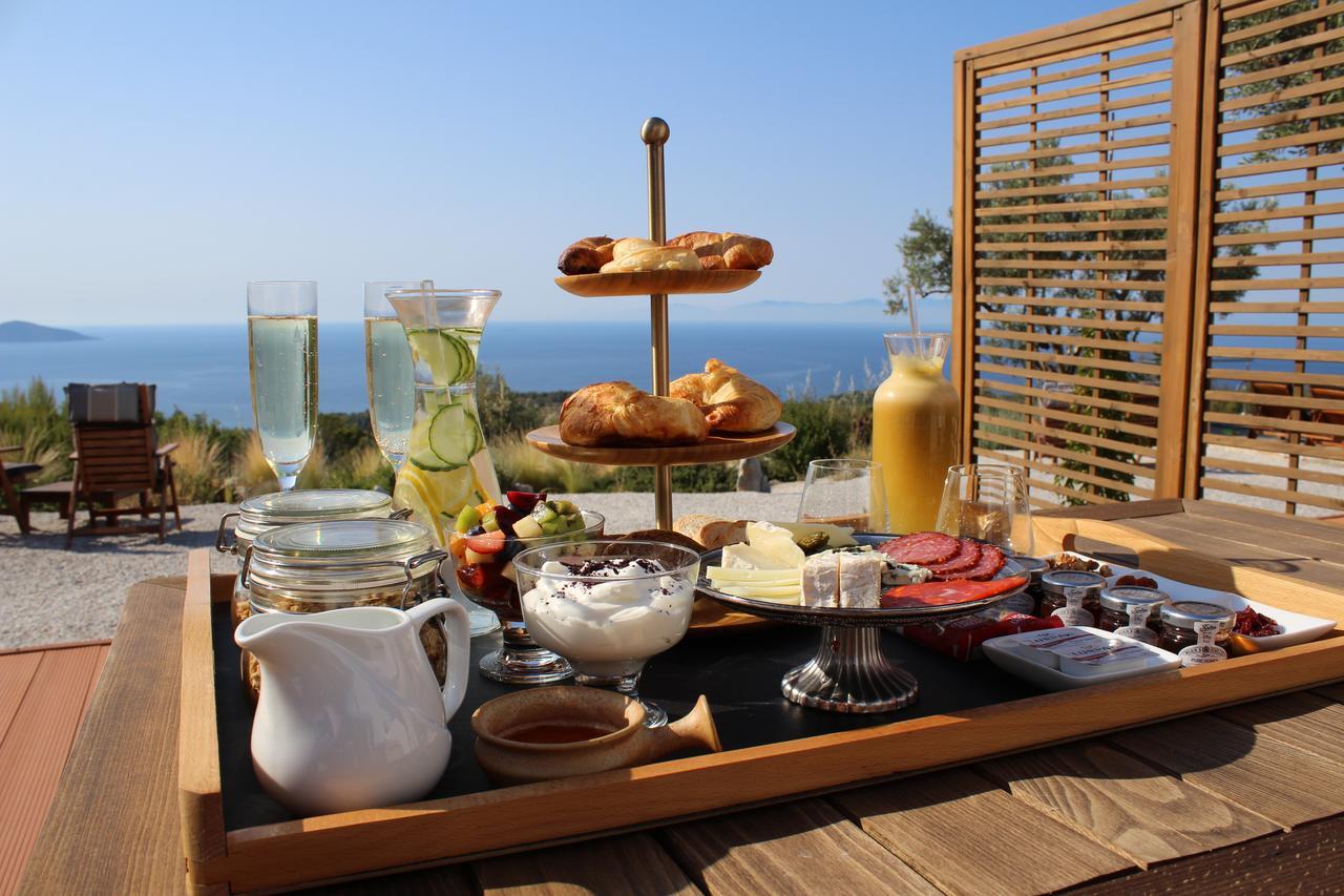 The Infinity 180 Luxury Suites Milia Dış mekan fotoğraf