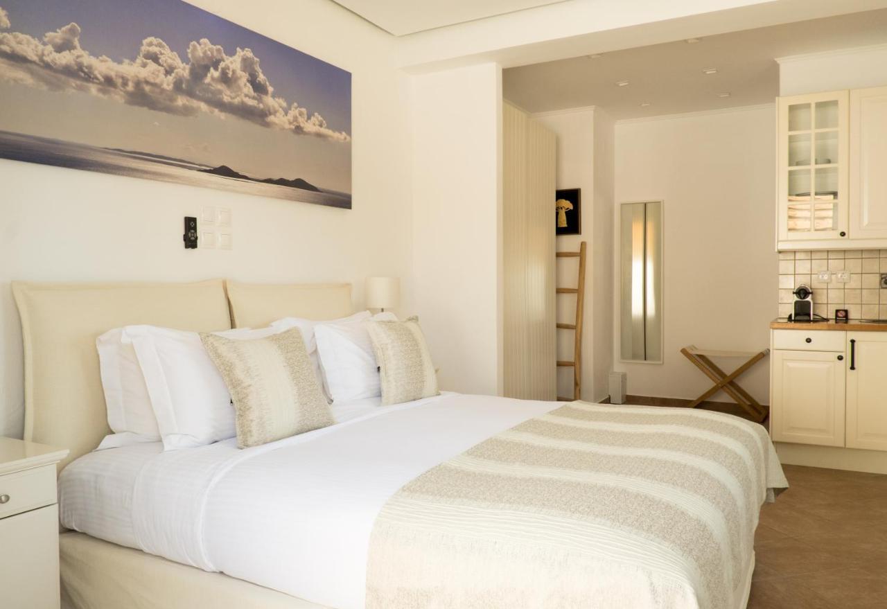 The Infinity 180 Luxury Suites Milia Dış mekan fotoğraf
