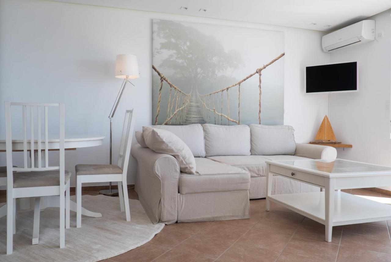 The Infinity 180 Luxury Suites Milia Dış mekan fotoğraf